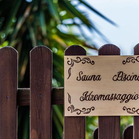 Casa Vacanza Spirito Libero Pianello  Exteriör bild