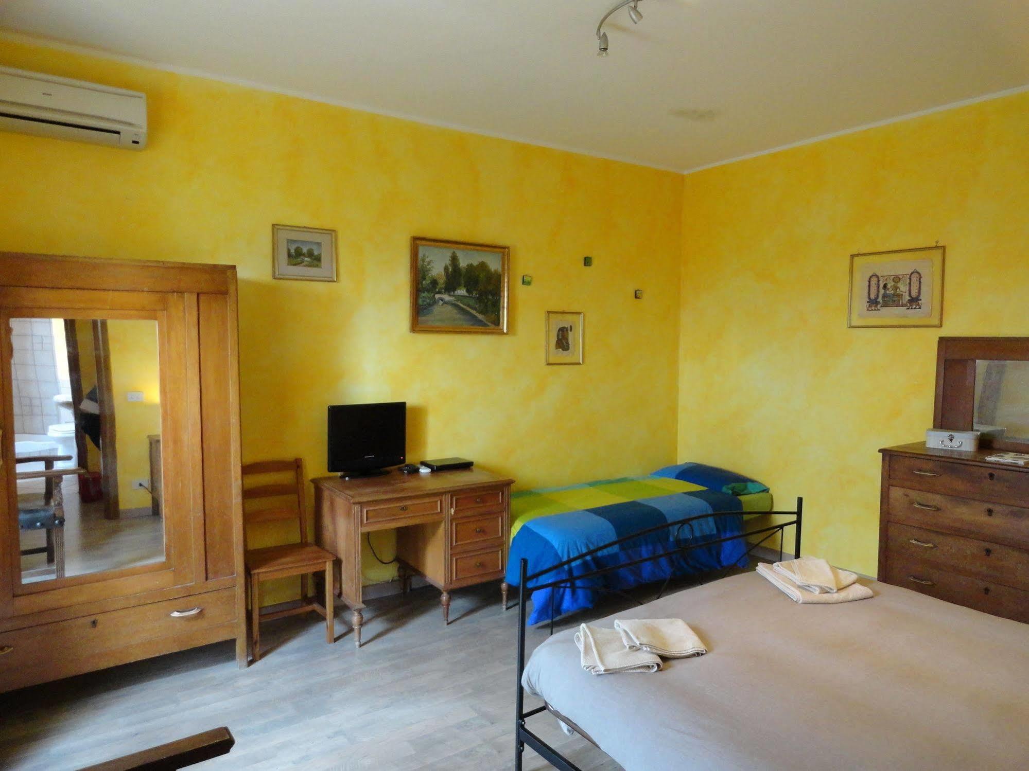 Casa Vacanza Spirito Libero Pianello  Exteriör bild
