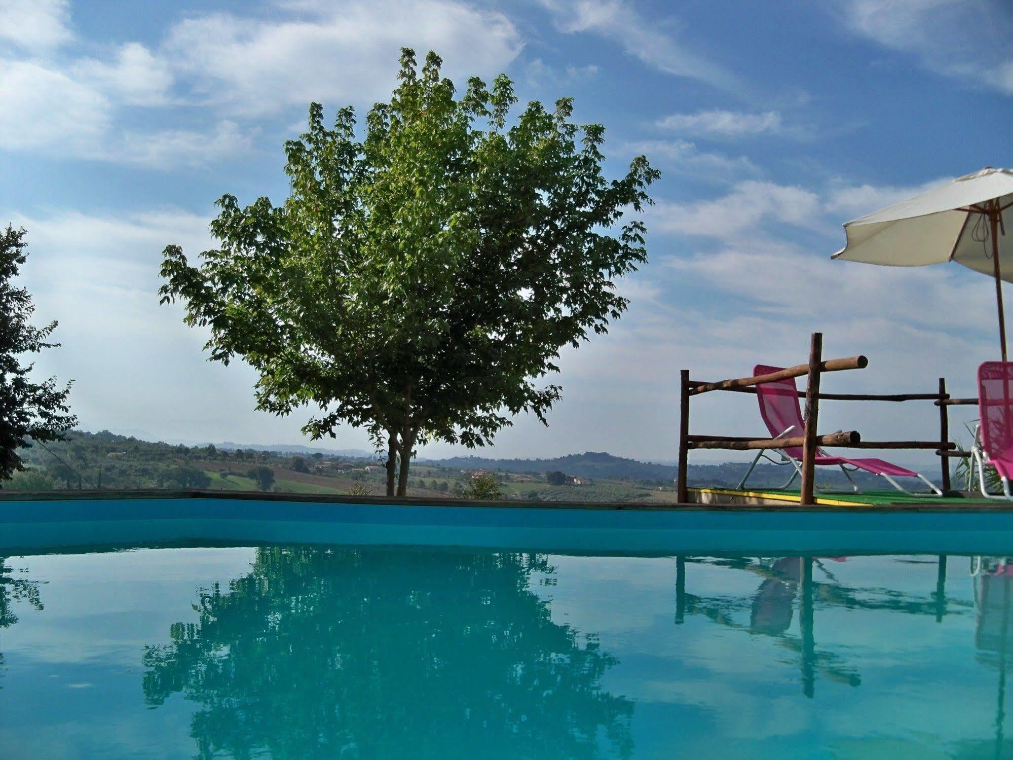Casa Vacanza Spirito Libero Pianello  Exteriör bild