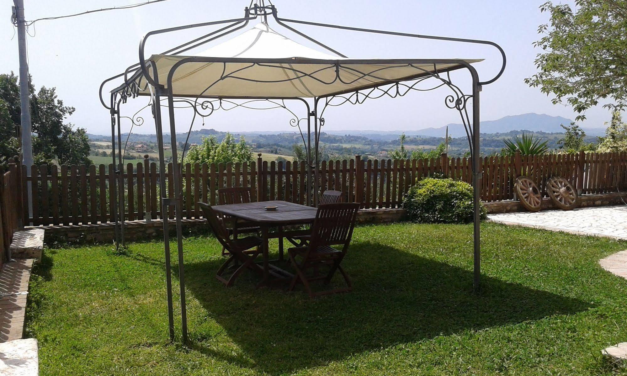 Casa Vacanza Spirito Libero Pianello  Exteriör bild