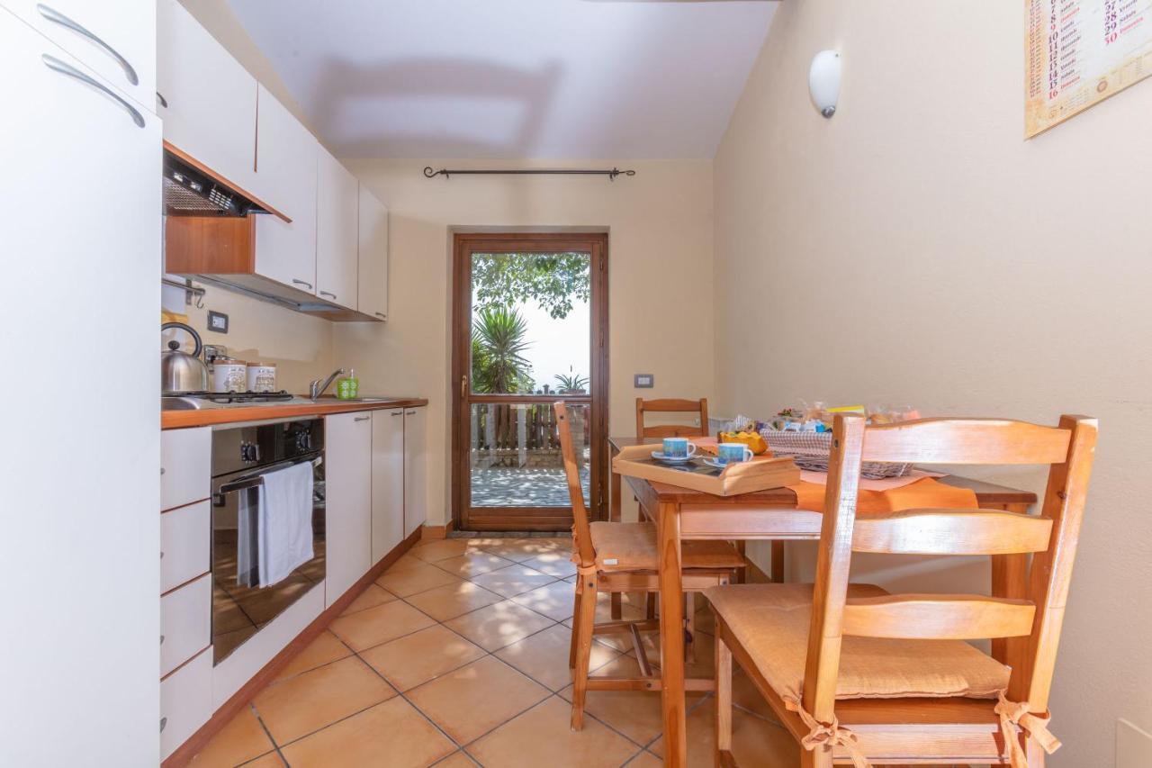 Casa Vacanza Spirito Libero Pianello  Exteriör bild